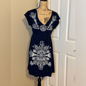 Cute Venus Women's size M Navy w White Print V-Neck Fit & Flare Dress